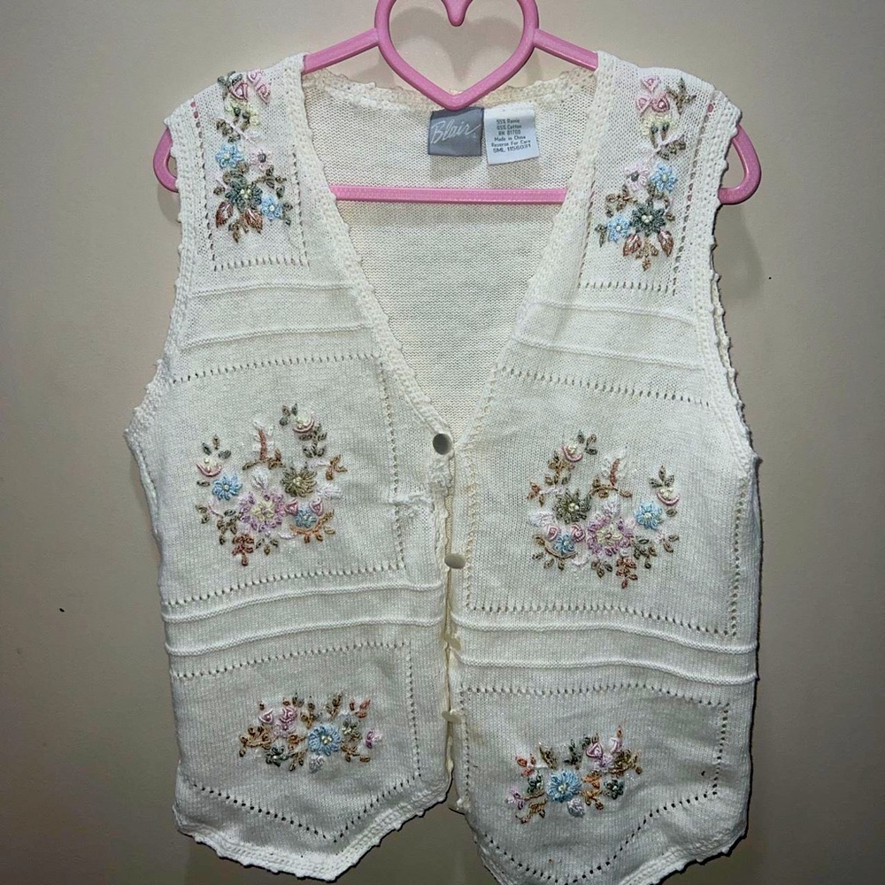 Beautiful vintage knit vest